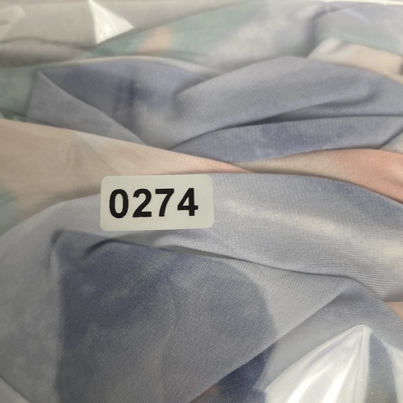 New Calvin Klein  Tie Dye Print Pleated Crew Neck Sleeveless Cami Top Size XL - Picture 9 of 9